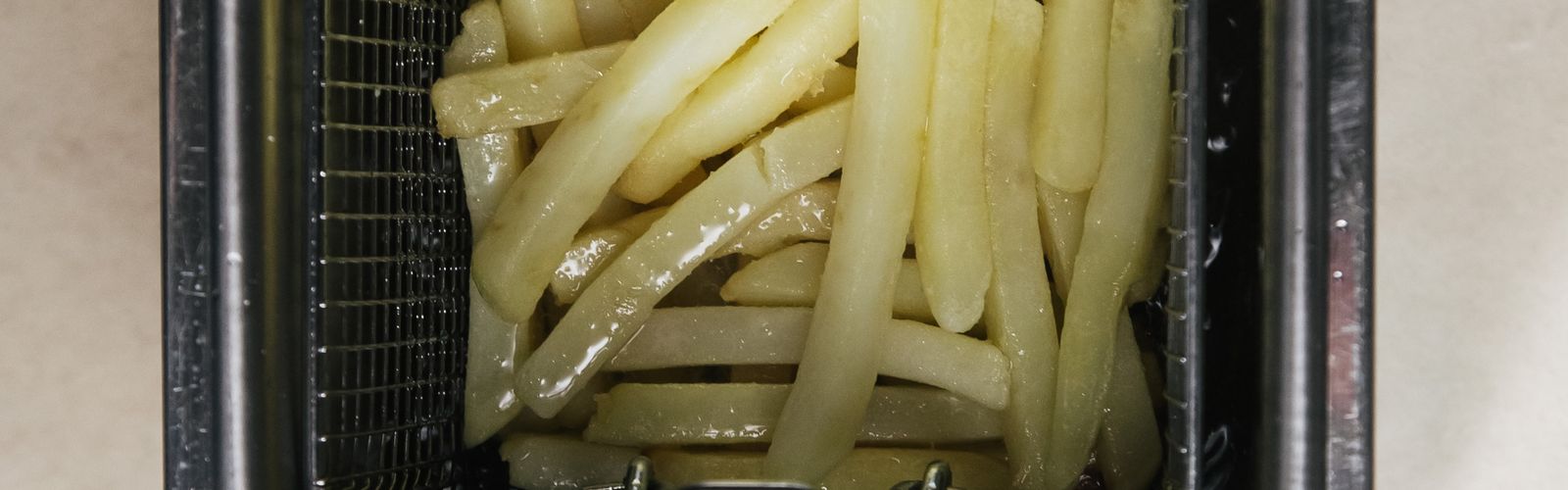 Freidora de aire en una cocina